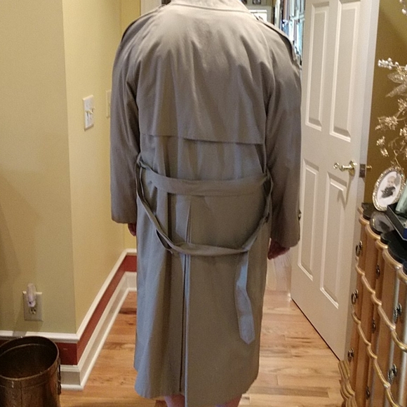 Roundtree and York Trenchcoat - Picture 4 of 10